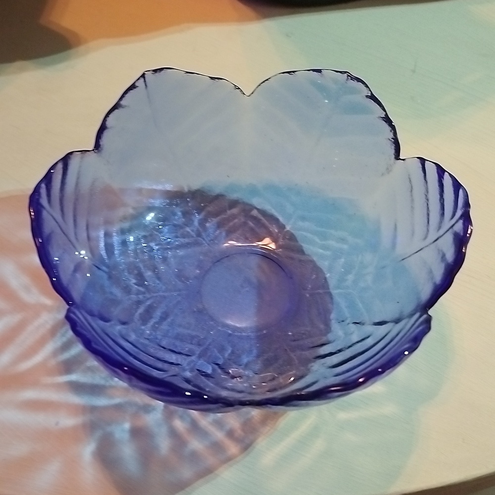 Vintage Libbey Crisal Portugal blue salad bowl